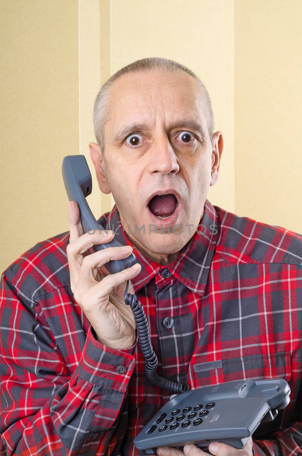 Man Surprised on Phone by MaxalTamor