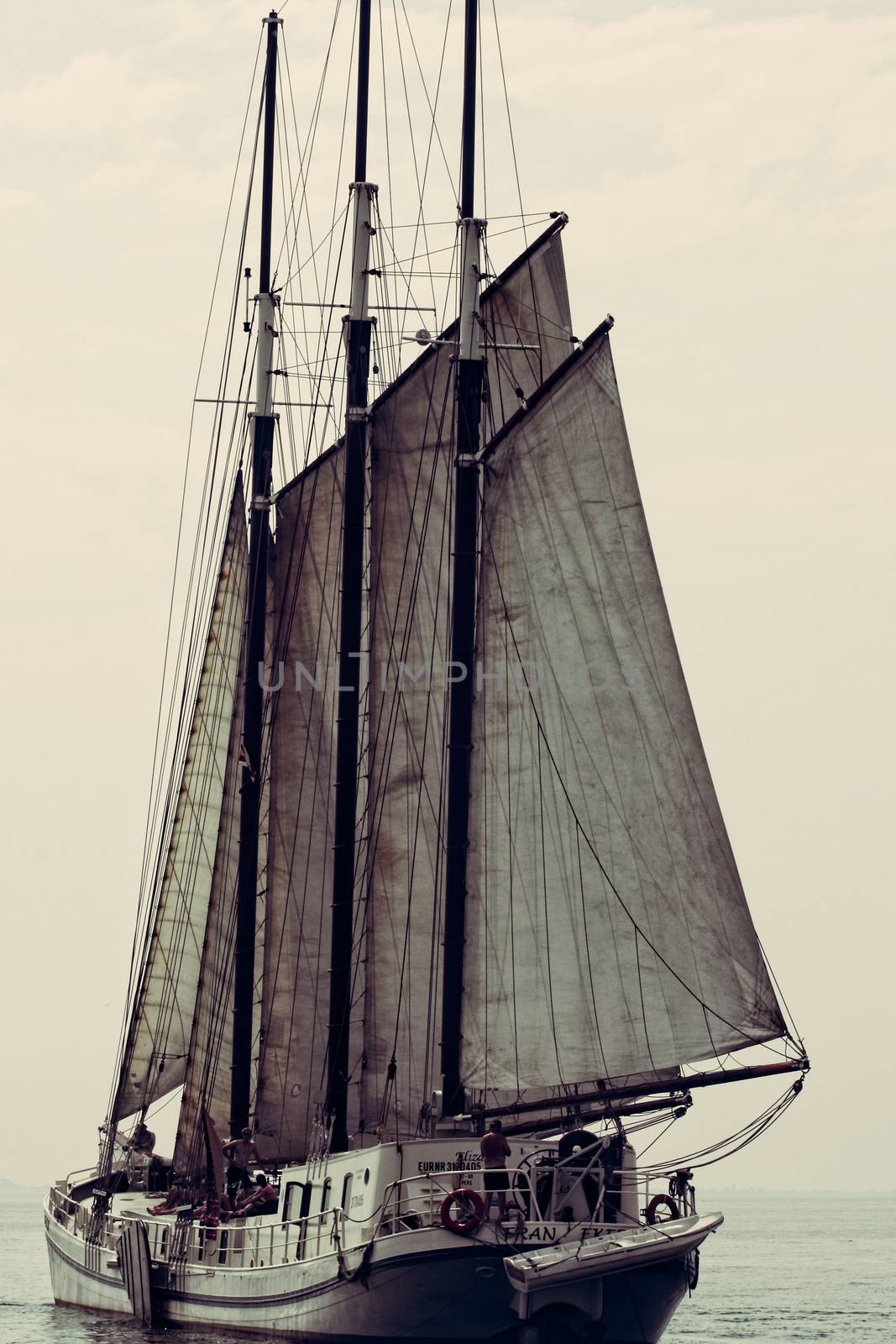 Sailing boat by dbmedia
