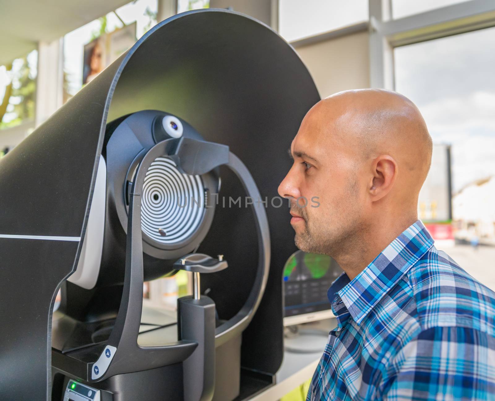 examination of the eyes with a modern device by Edophoto