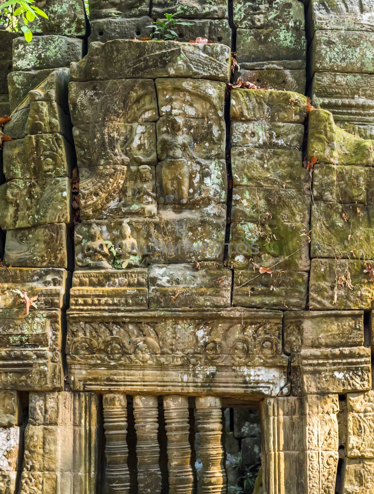 Apsaras decoration at the corner of Angkor wat, Seam Reap, Cambodia