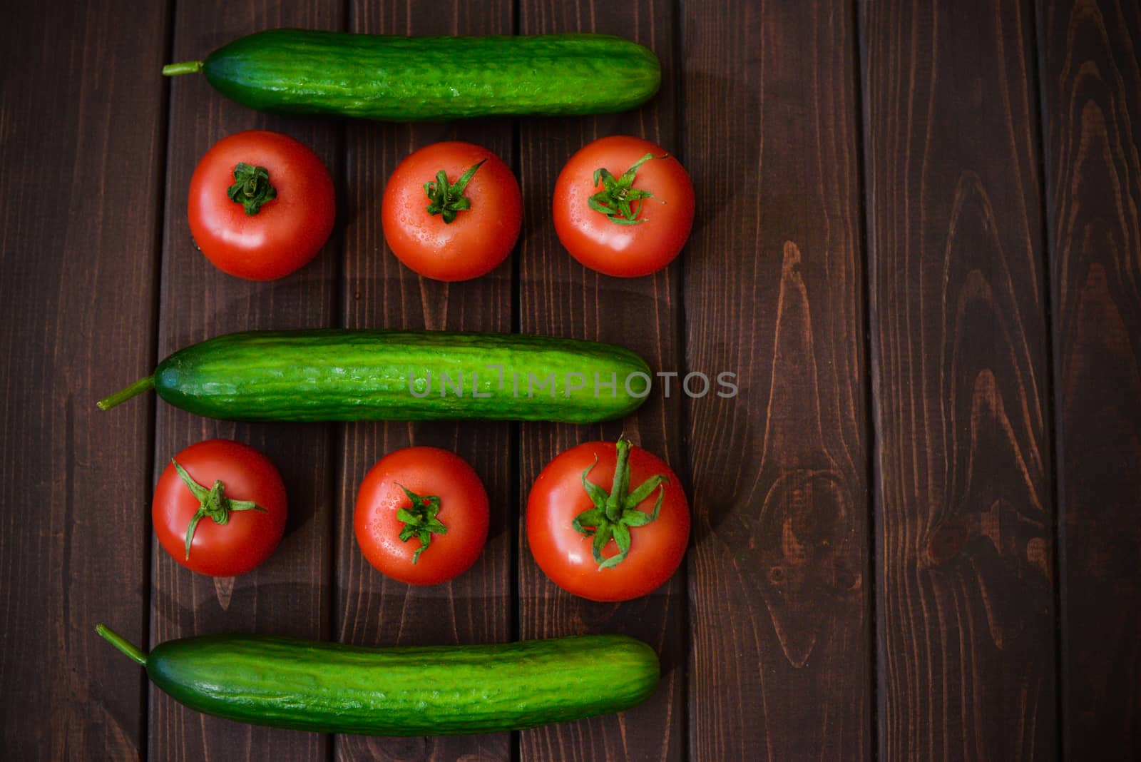 Tomatoes and cucumbers, the best traditional vegetables with low caloric content for ease and health of your organism.