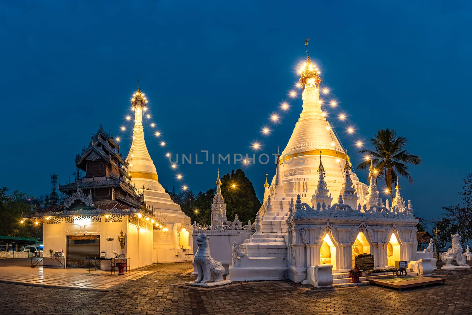 Phra That Doi Kong Mu Temple the most favourite place for tourist visit at Mae Hong Son Province, north of Thailand.