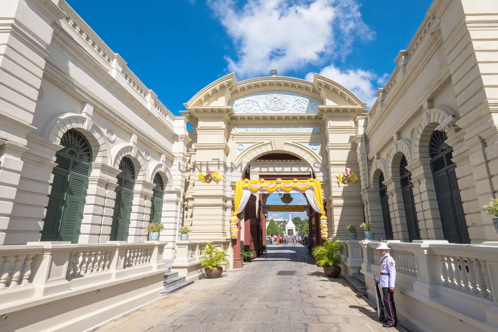 BANGKOK, THAILAND - JAN 9 : Unidentified tourists at Wat Phra Ka by Surasak