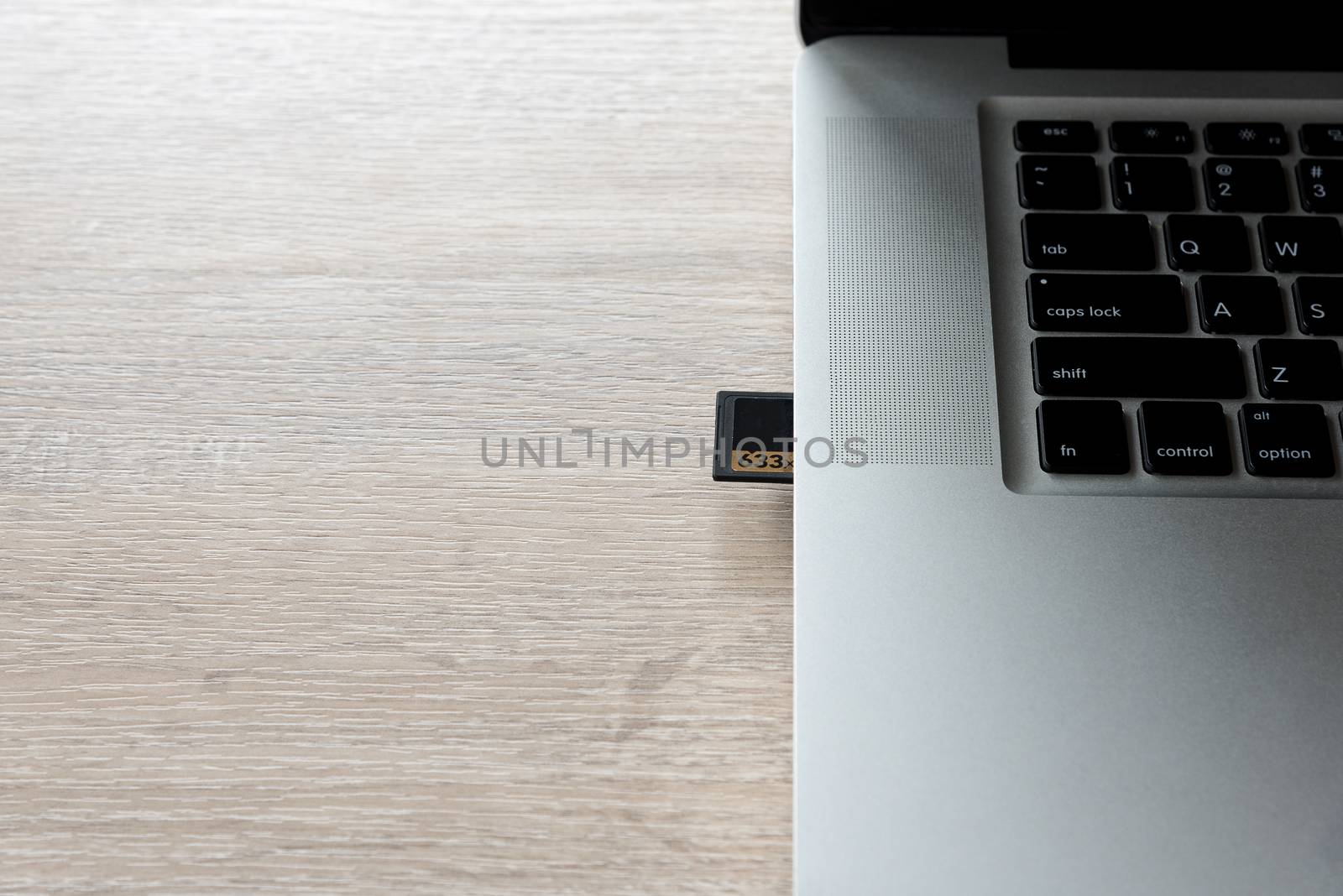 memory card of camera in laptop to transfer photos