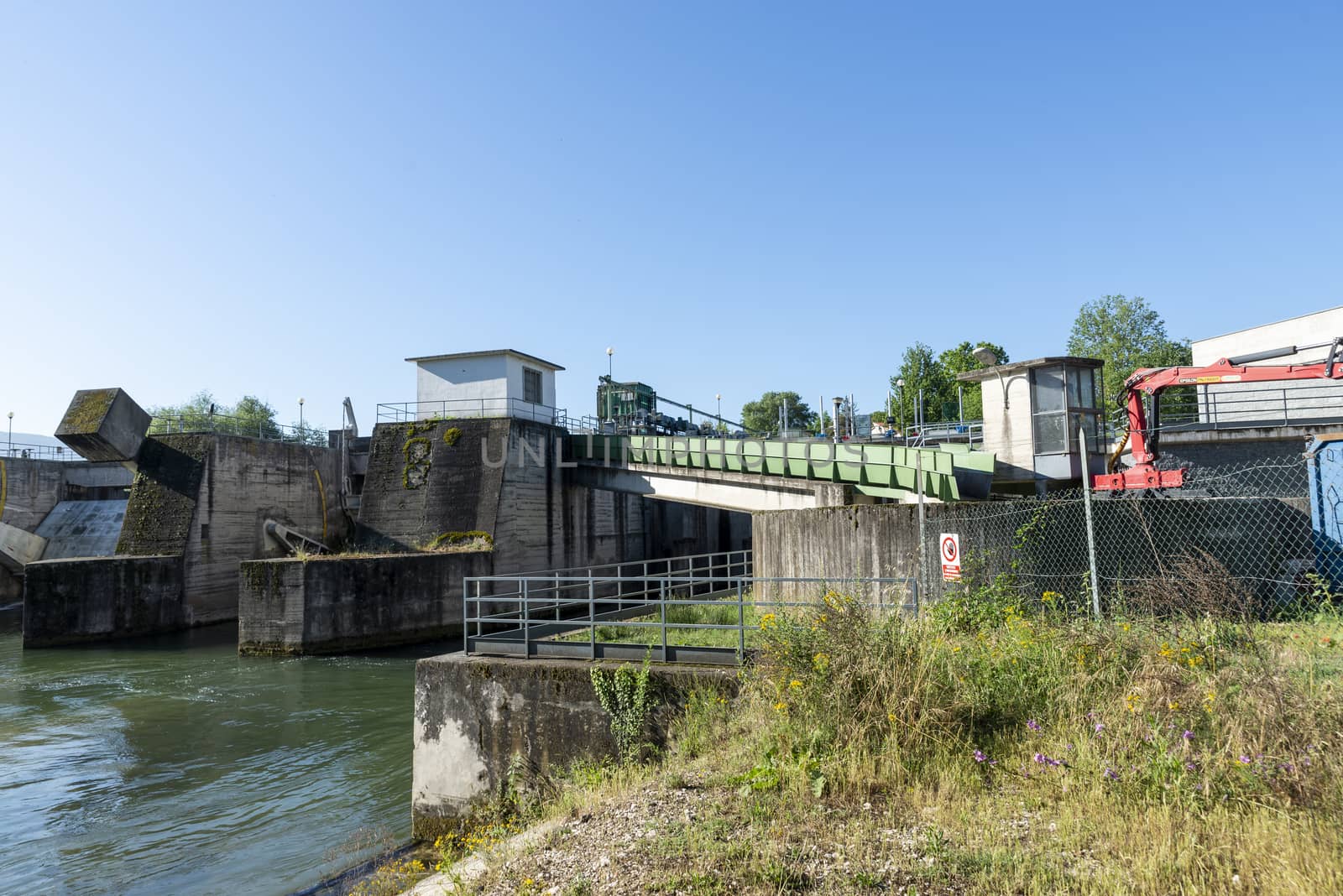 polymer dam in the province of Terni in summer where they also go fishing