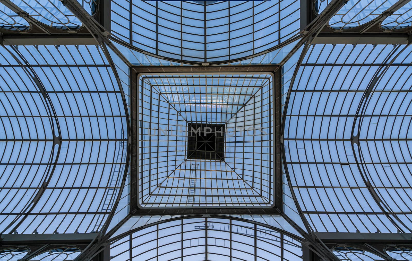 Geometrical quadrangular glass dome, bottom view by tanaonte