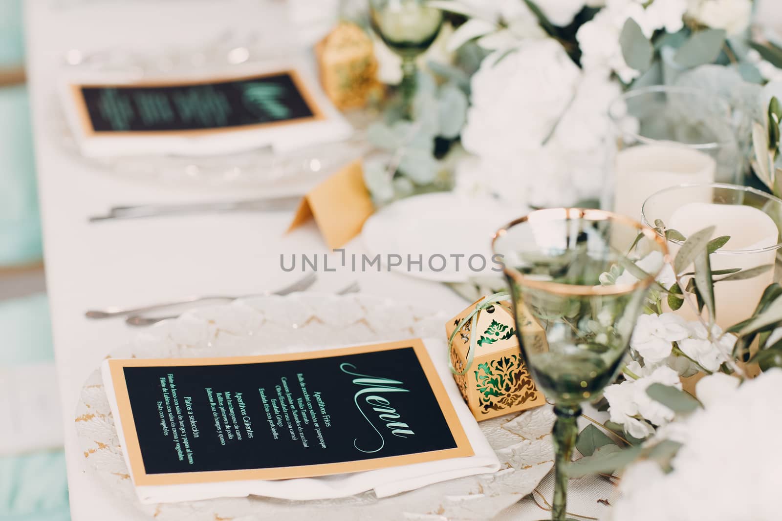 Wedding table decor by primipil