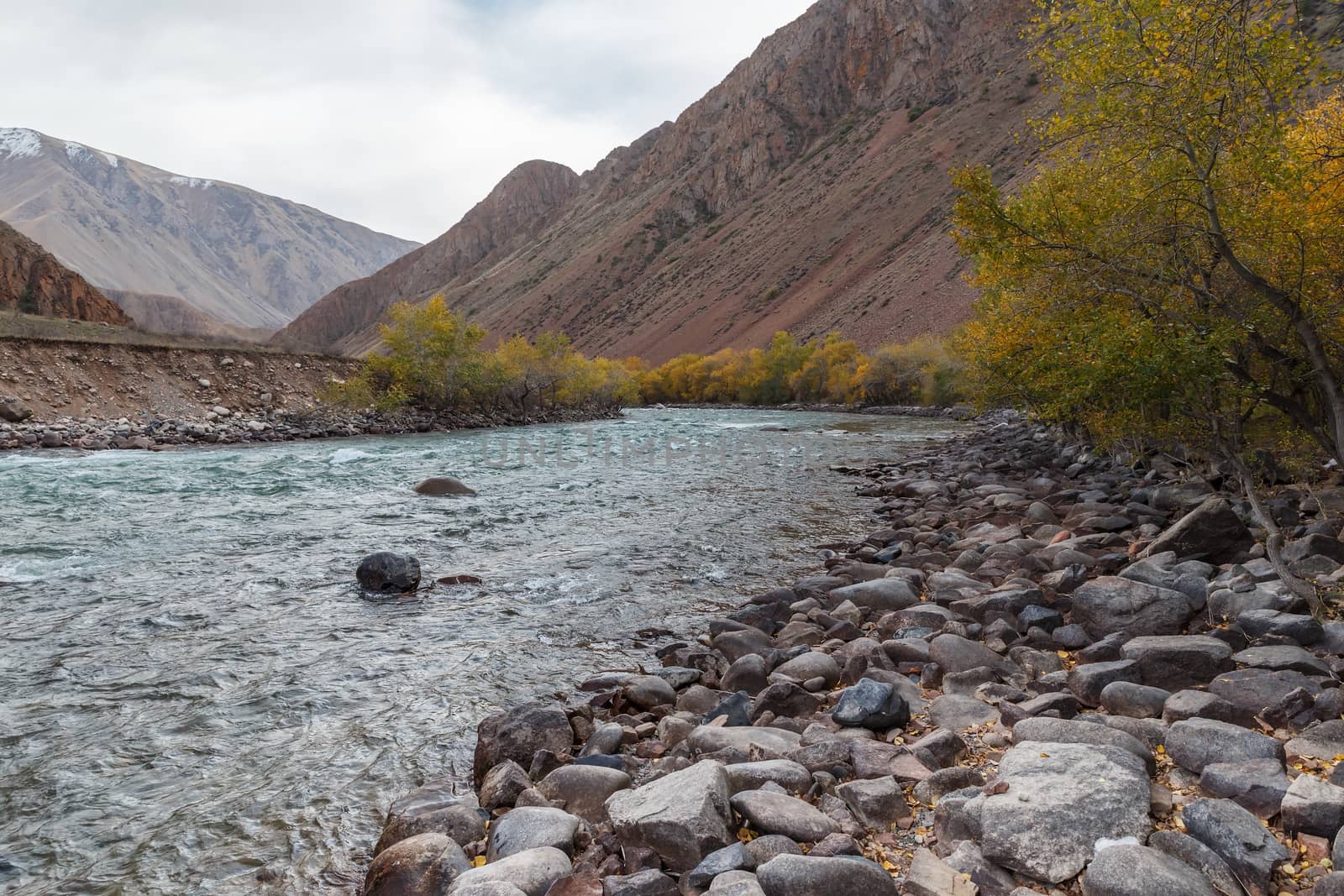 Kokemeren river, Kyrgyzstan by Mieszko9