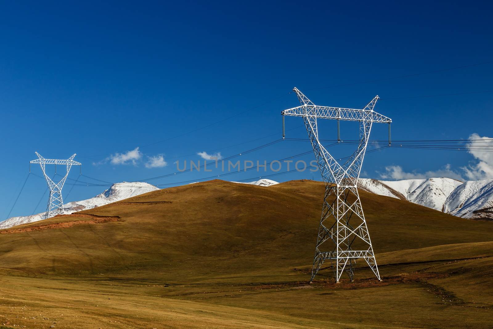 High voltage power line in Kyrgyzstan. by Mieszko9
