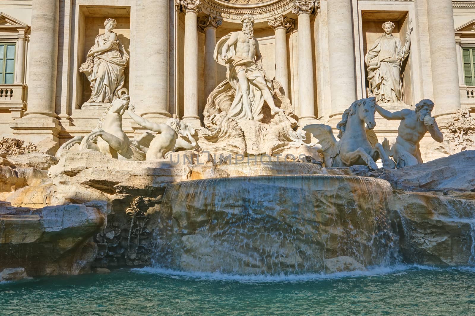 The famous Fontana di Trevi by elxeneize