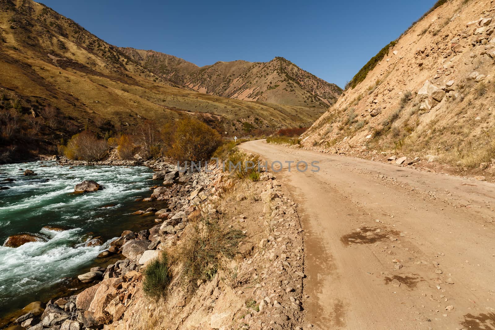 Kokemeren river, Kyzyl-Oi, Kyrgyzstan by Mieszko9