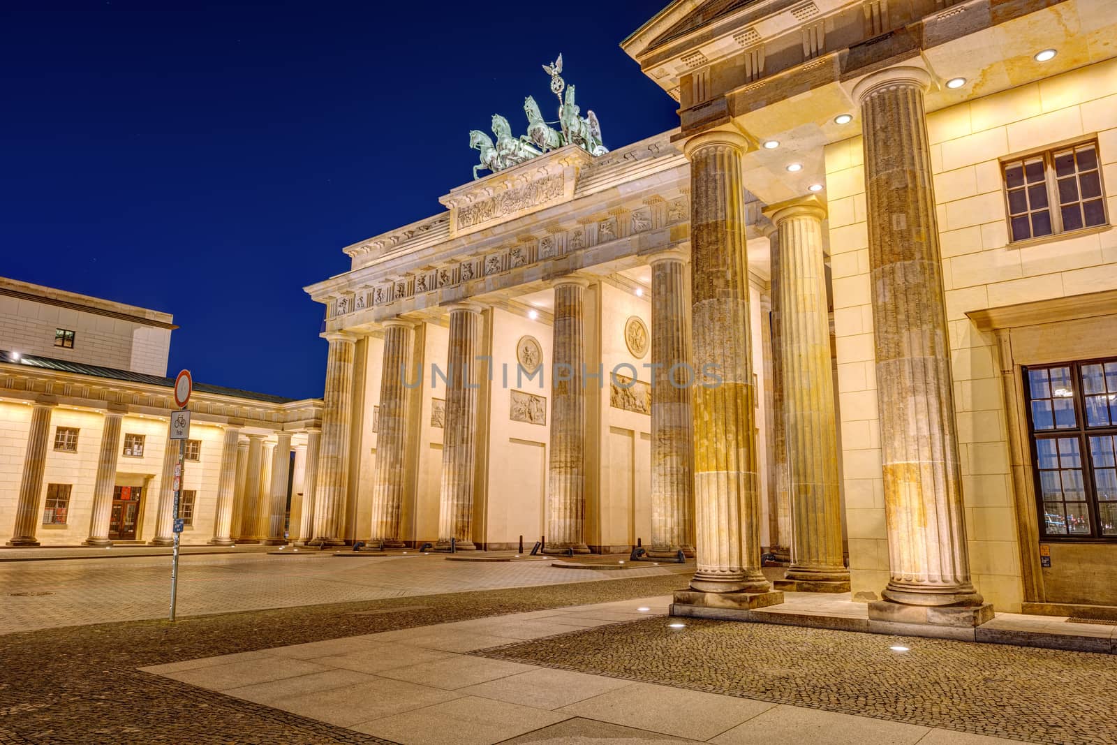 Lateral view of the illuminated Brandenburger Tor in Berlin at night