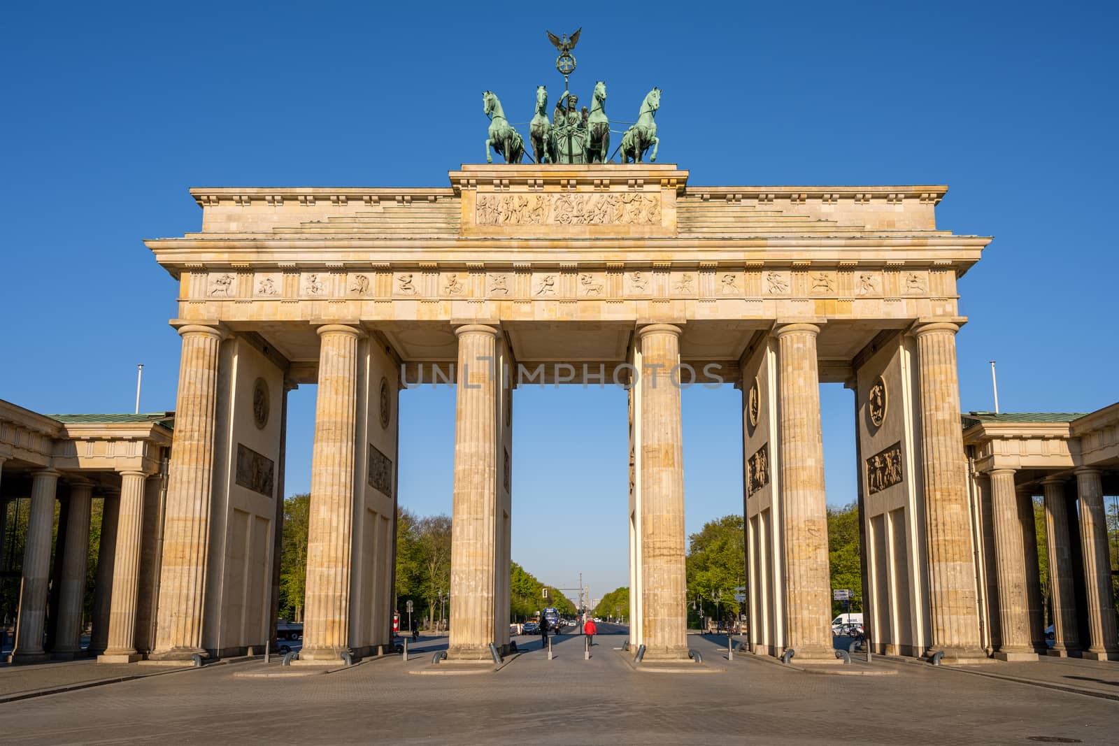 The Brandenburg Gate in Berlin by elxeneize