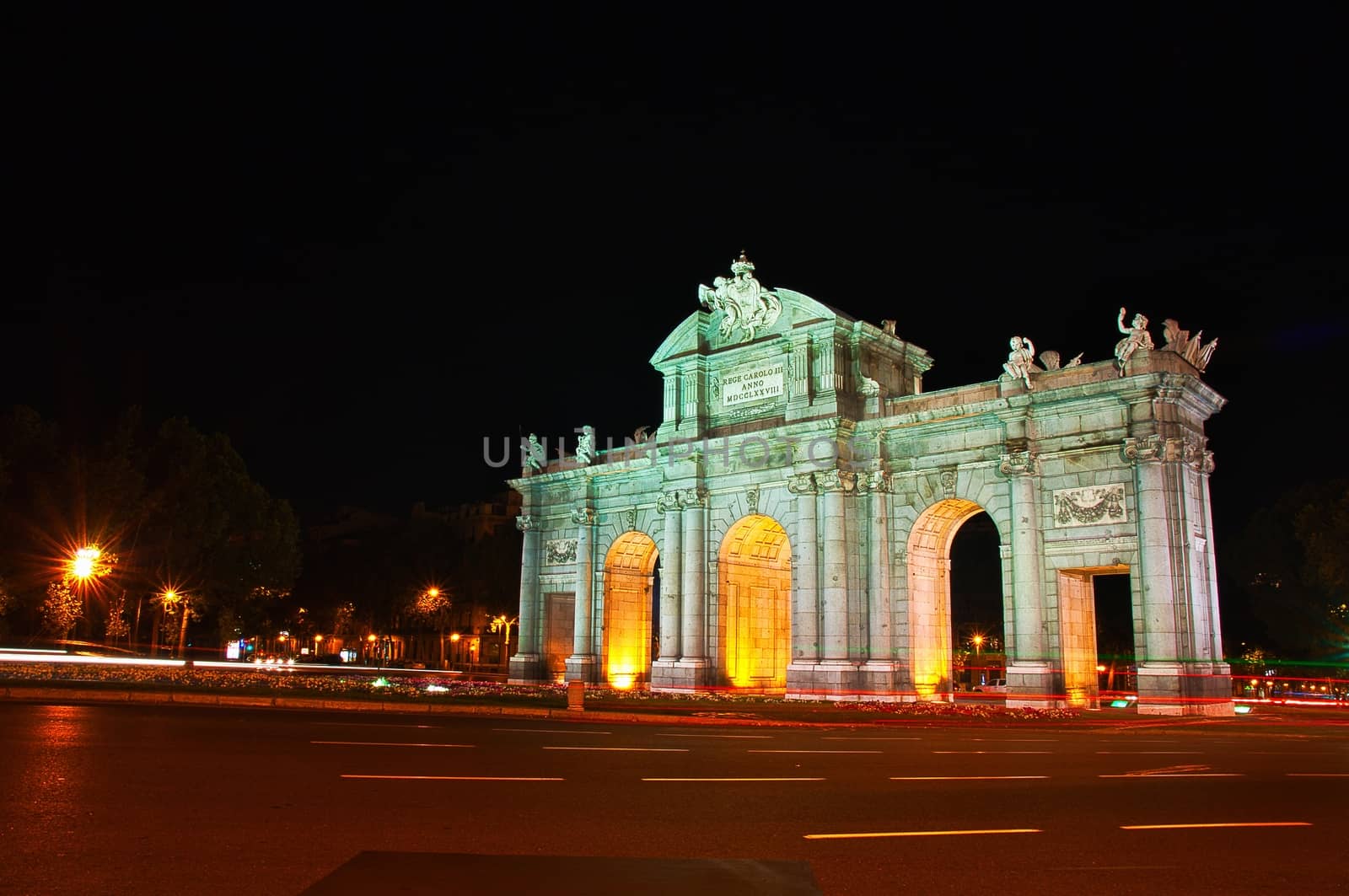 Puerta de Alcala of night in Madrid, Spain.