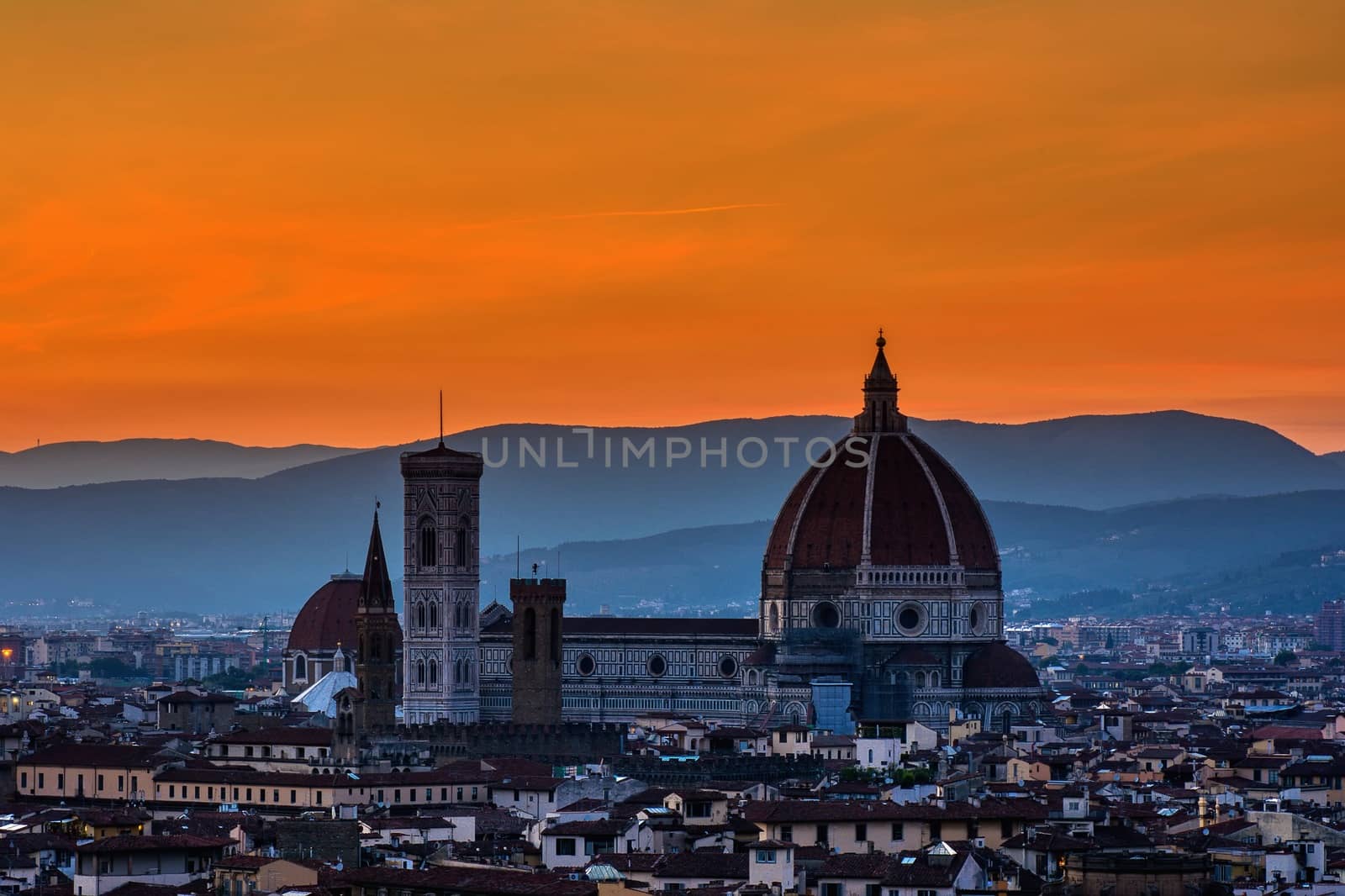 Duomo Santa Maria Del Fiore at sunset in Florence, Tuscany, Italy