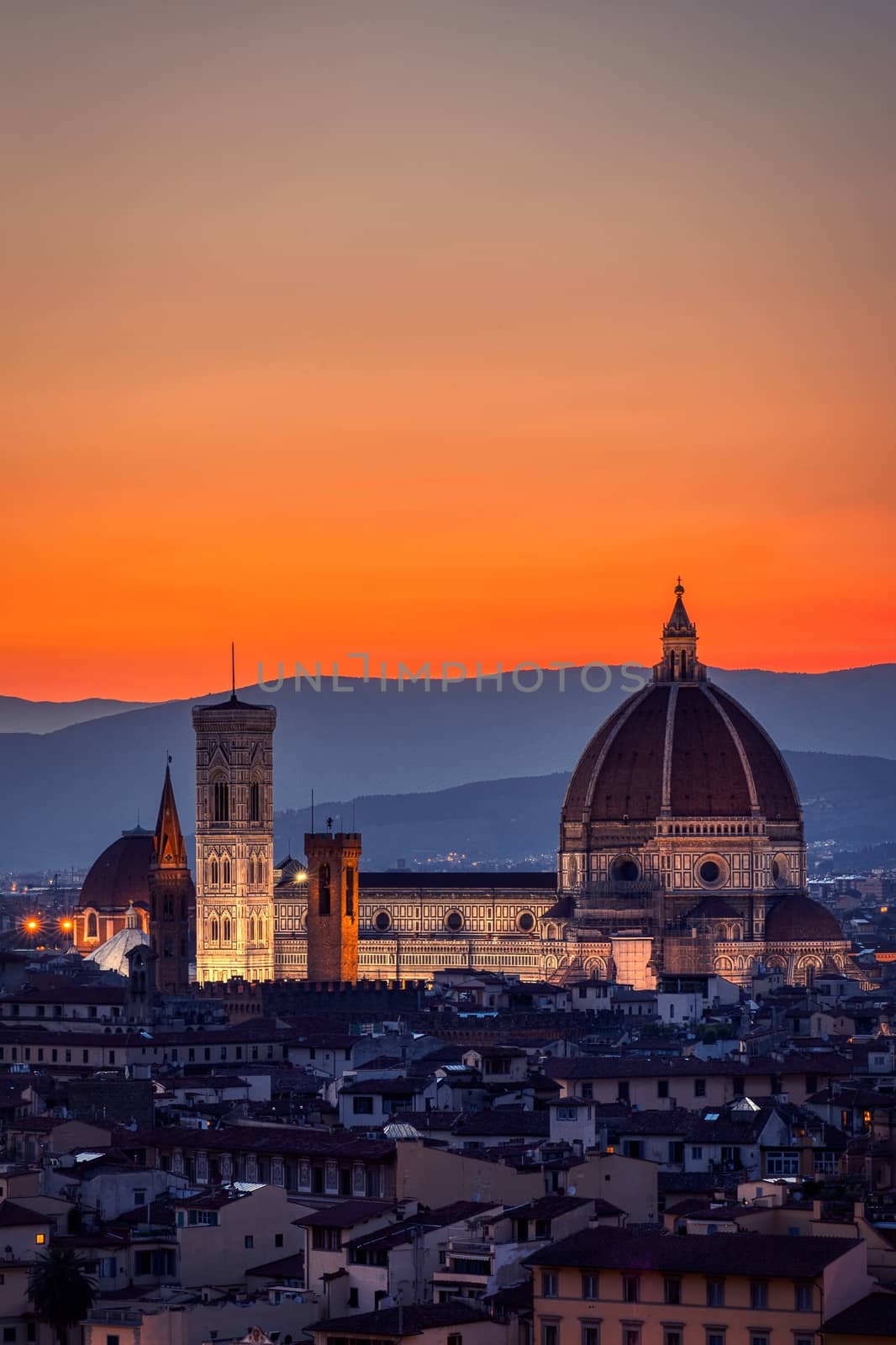 Duomo Santa Maria Del Fiore at sunset in Florence, Tuscany, Italy