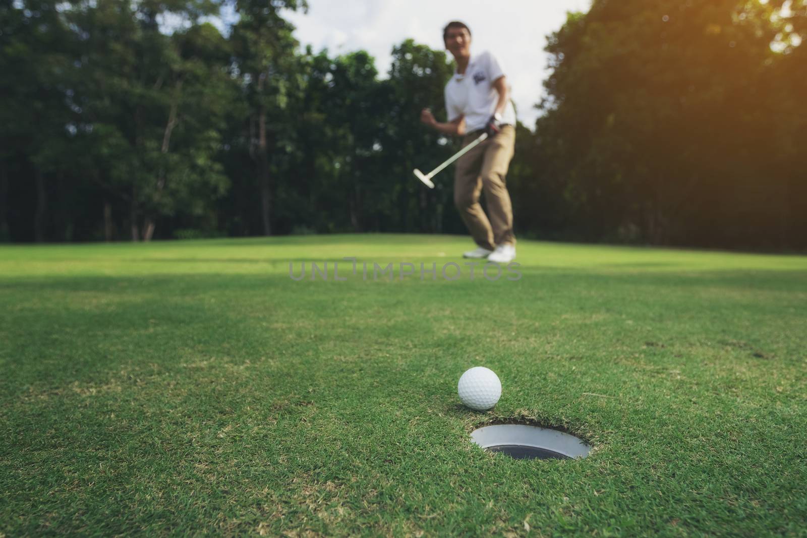 The young Gouveh fucks the ball at the putt to the goal.