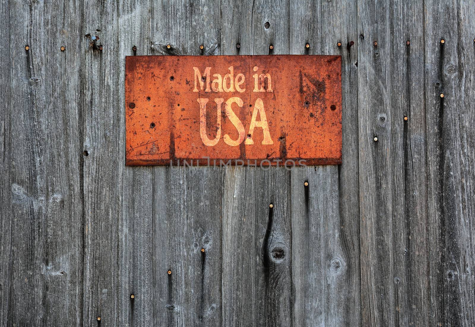 Rusty metal sign with the phrase: Made in Usa. by CreativePhotoSpain