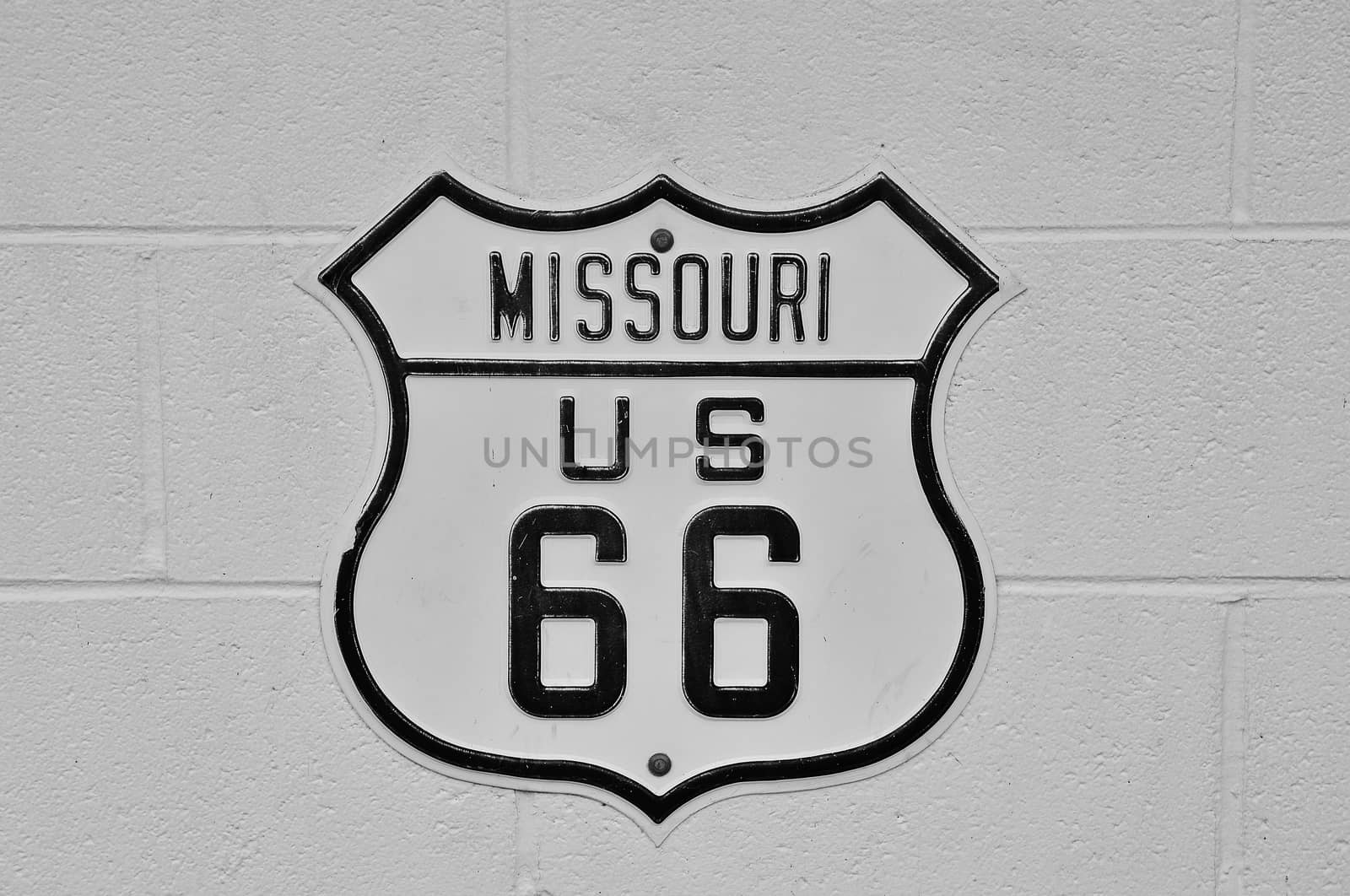 Historic U.S. old Route 66 sign in Missouri.