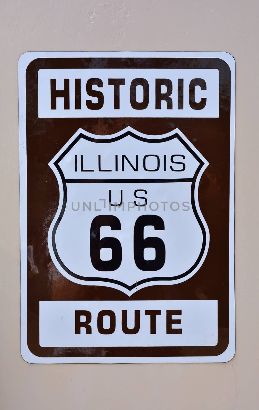 Historic Illinois Route 66 brown sign.