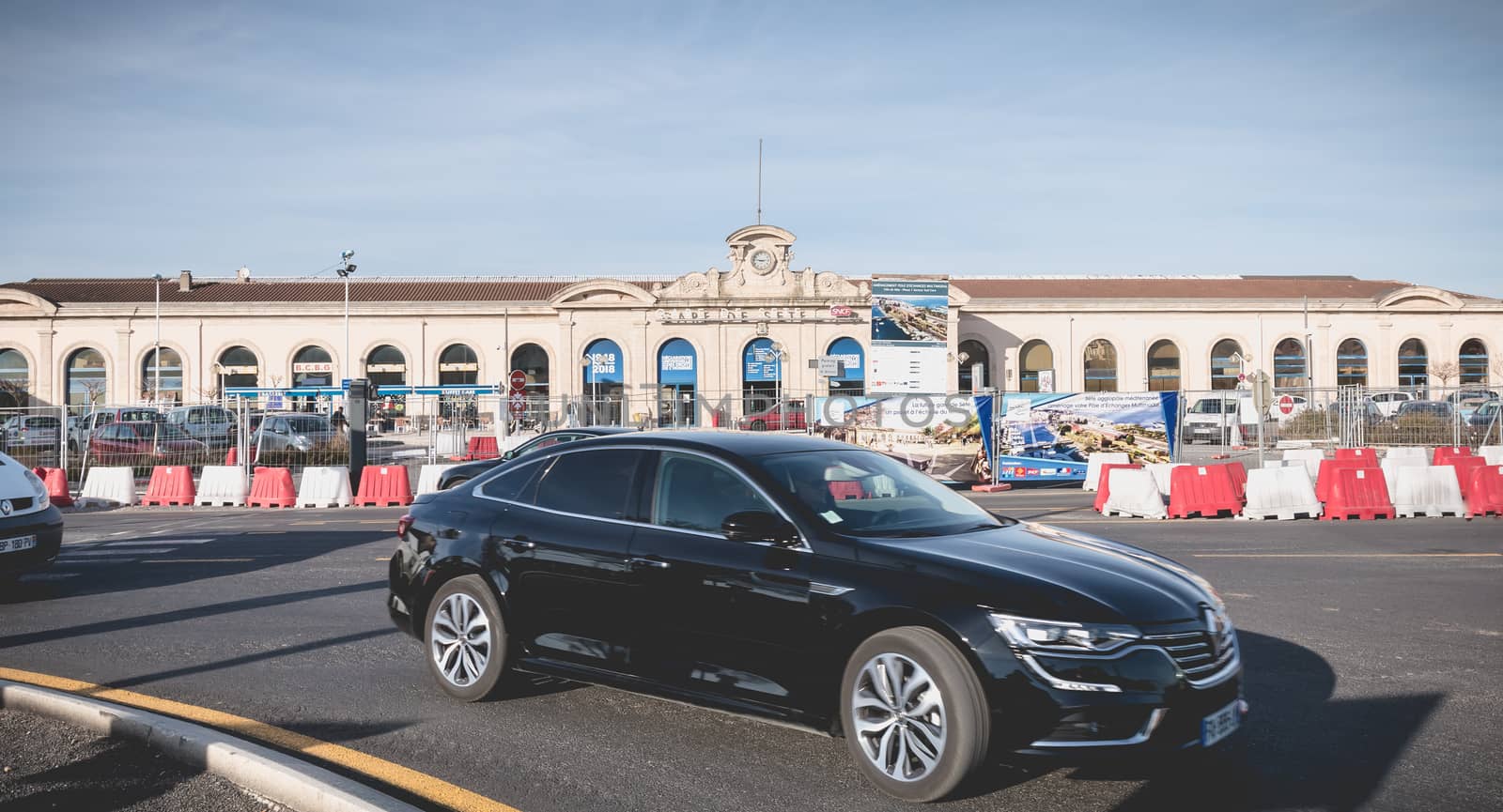 Bus and car traffic in front of the SNCF train station in Sete,  by AtlanticEUROSTOXX