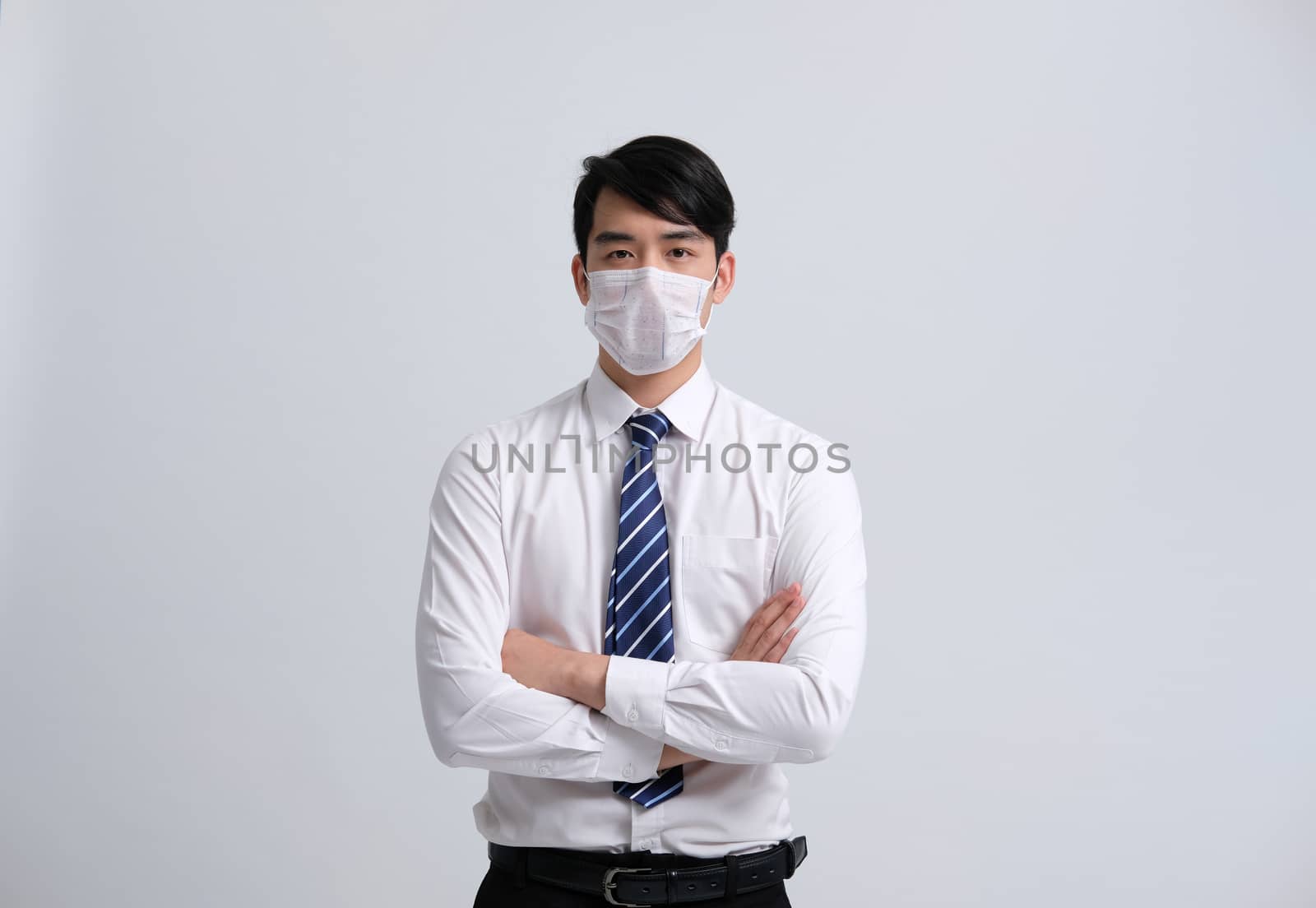 businessman man wearing protective mask against cold flu covid 19 virus bacteria infection pollution