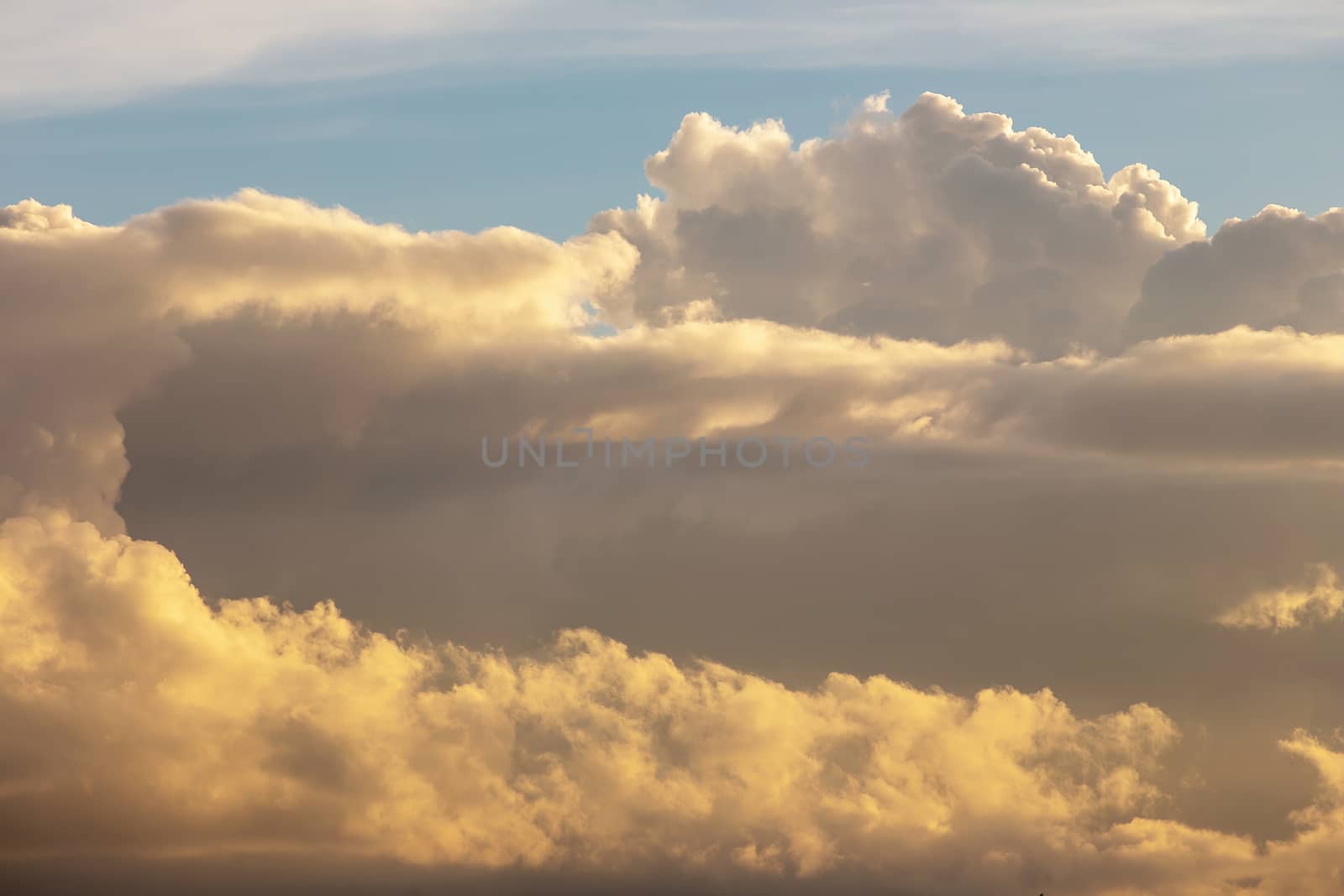 Colorful dramatic sky with cloud at sunset by kaiskynet