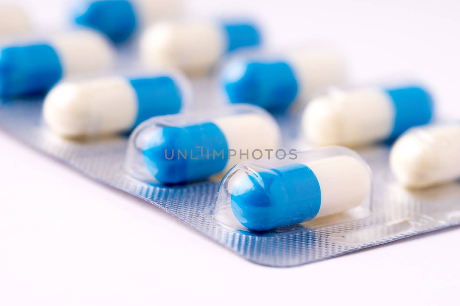 Medicine, tablet, vitamin and drug in various shape by Alicephoto