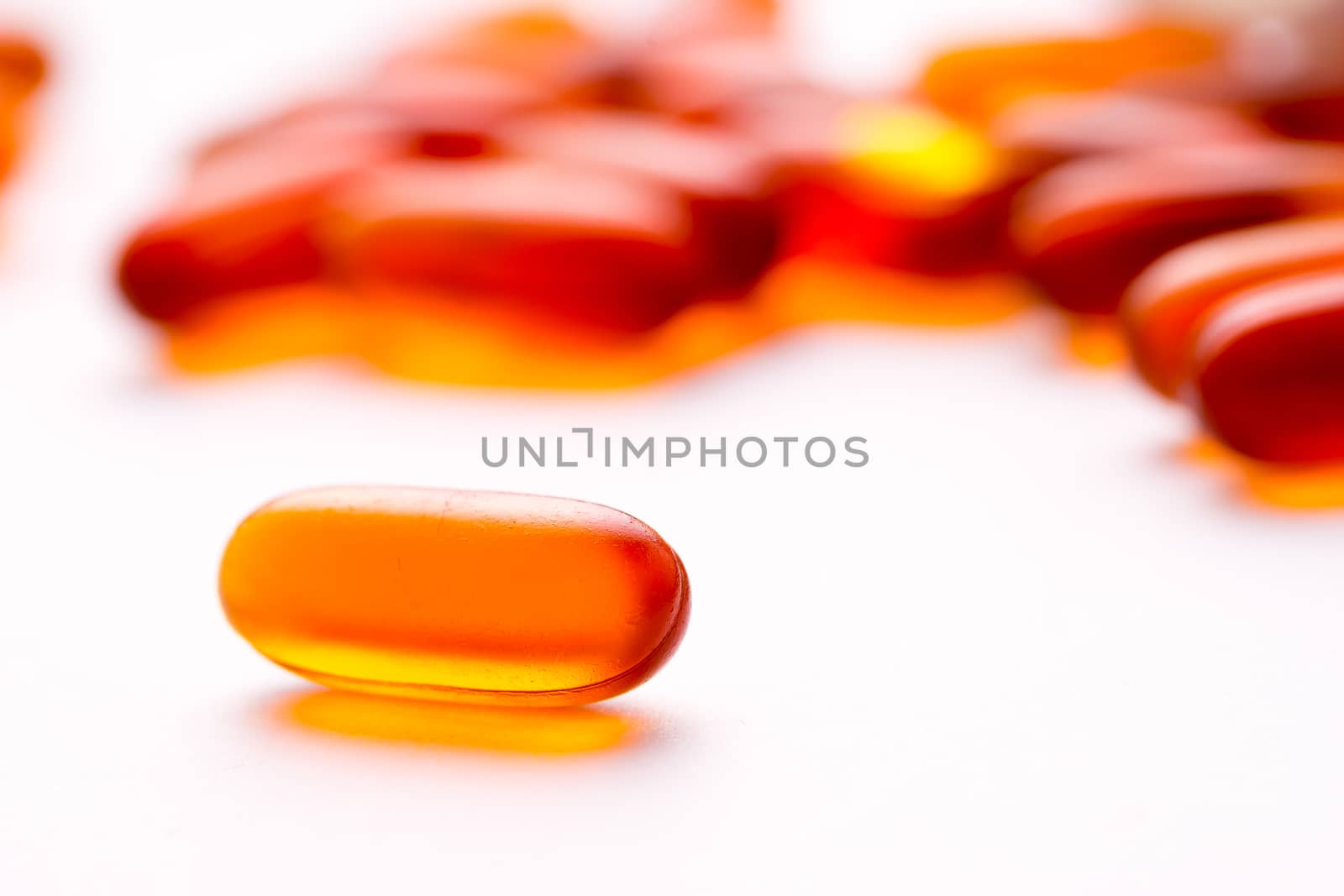 Medicine, tablet, vitamin and drug in various shape by Alicephoto