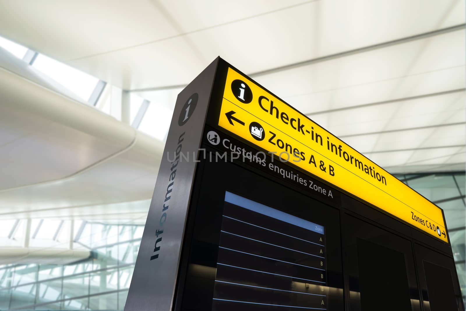 Flight information, arrival, departure at the airport, London, E by Alicephoto