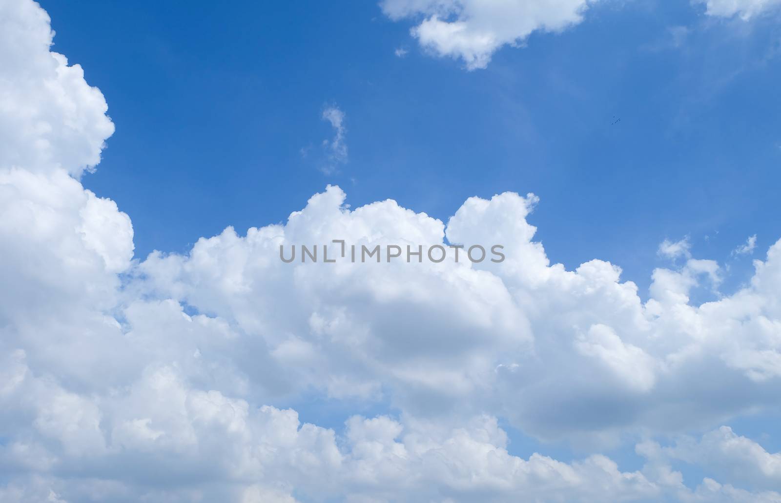 White cloud and Beautiful with blue sky background.