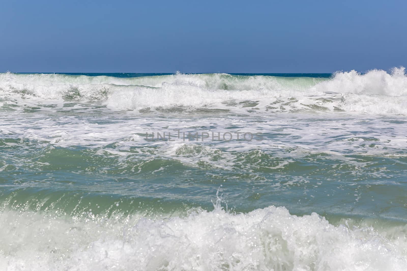 Ocean wave moves to the shore