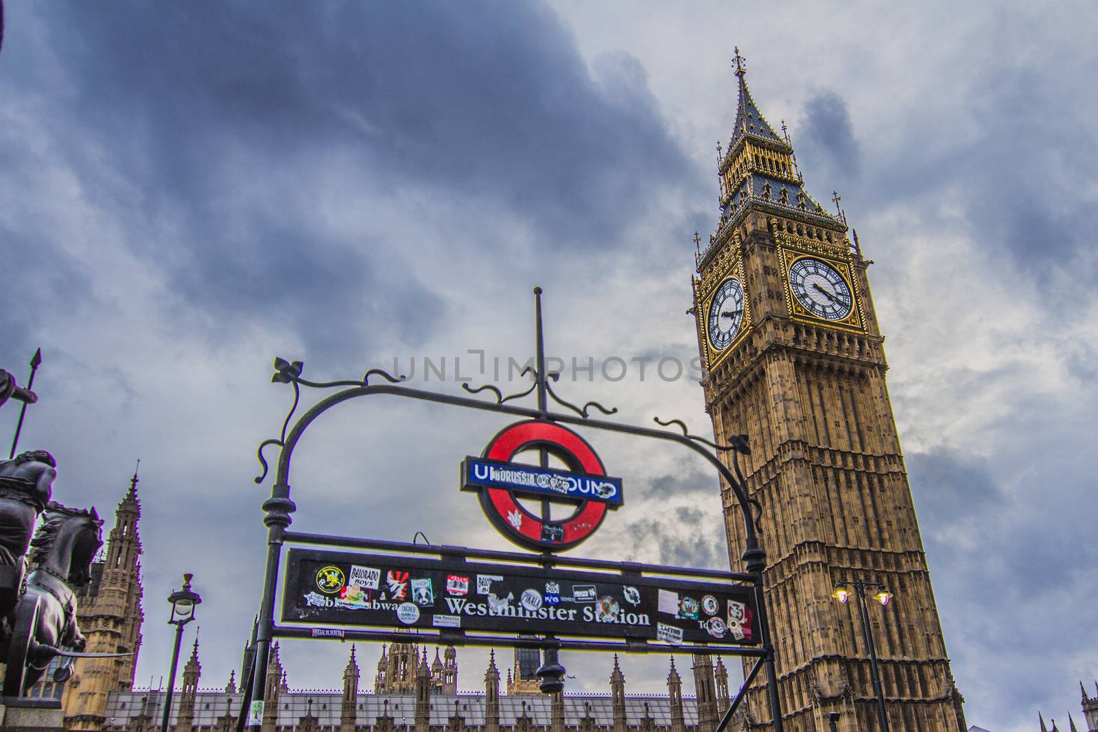 The houses of Parliament and Big Ben in London