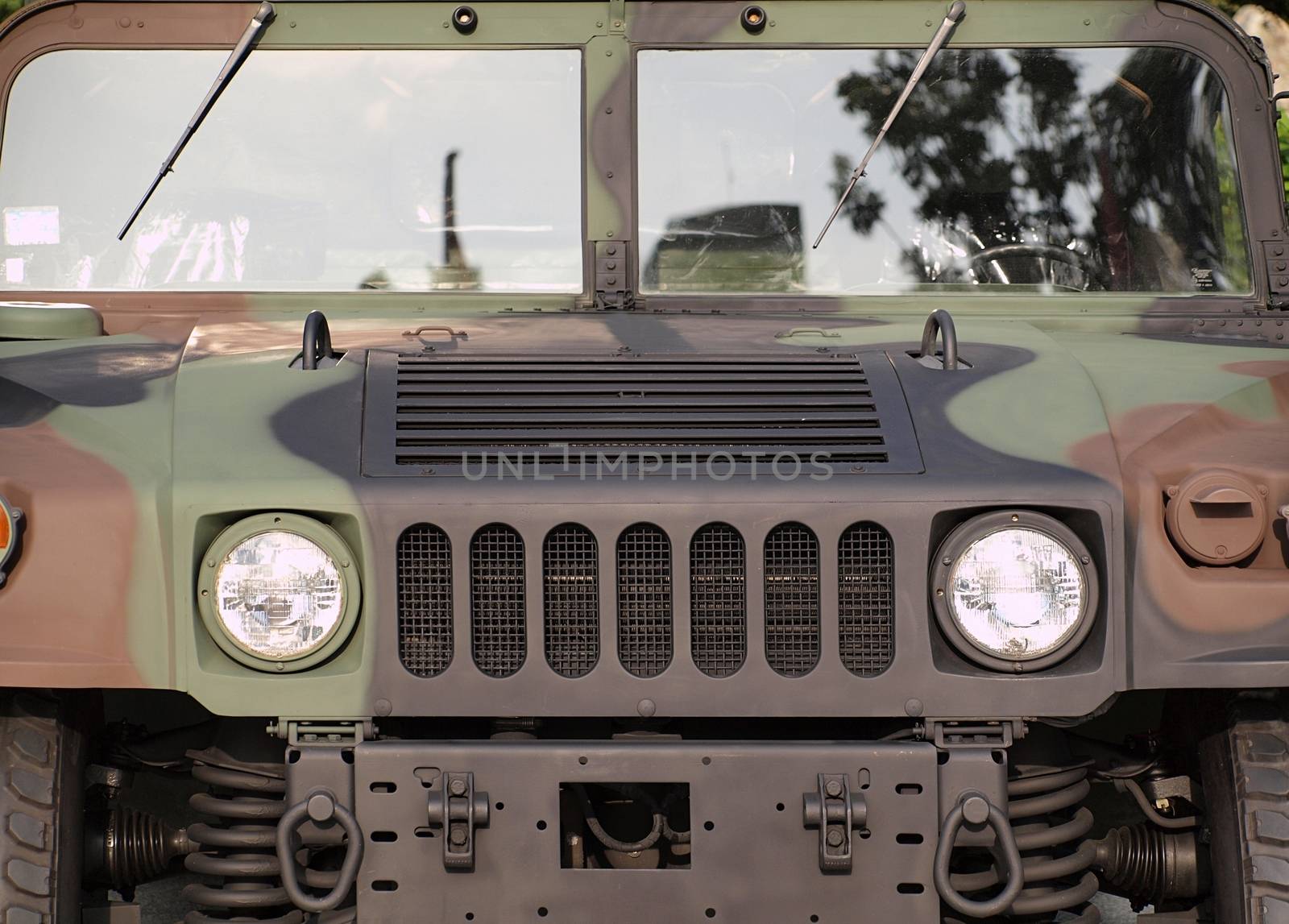 Powerful Army Off Road Vehicle by shiyali