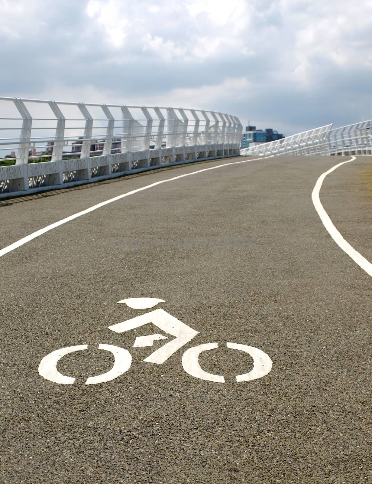 A modern curved bridge designed for cyclists
