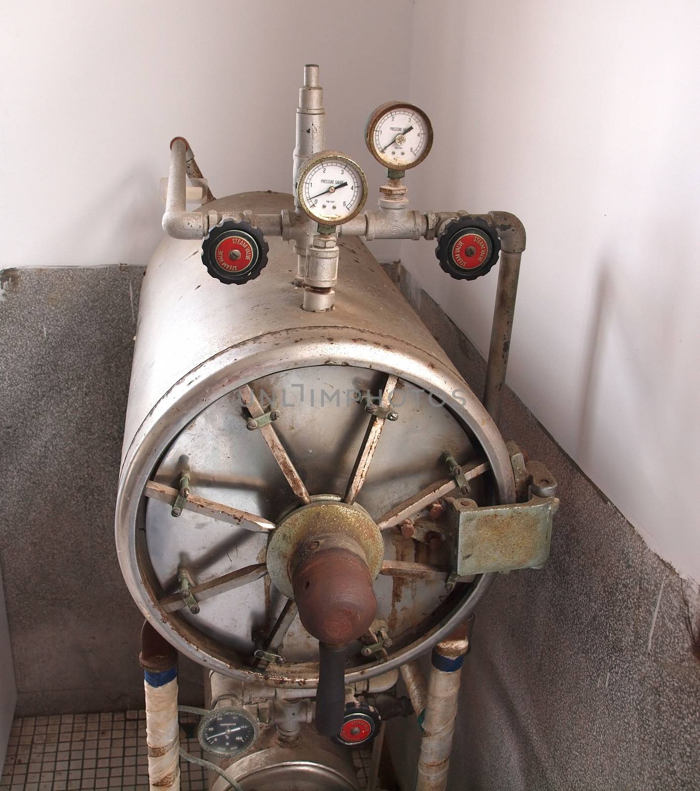 An old thermal pressure sterilizer used for medical instruments