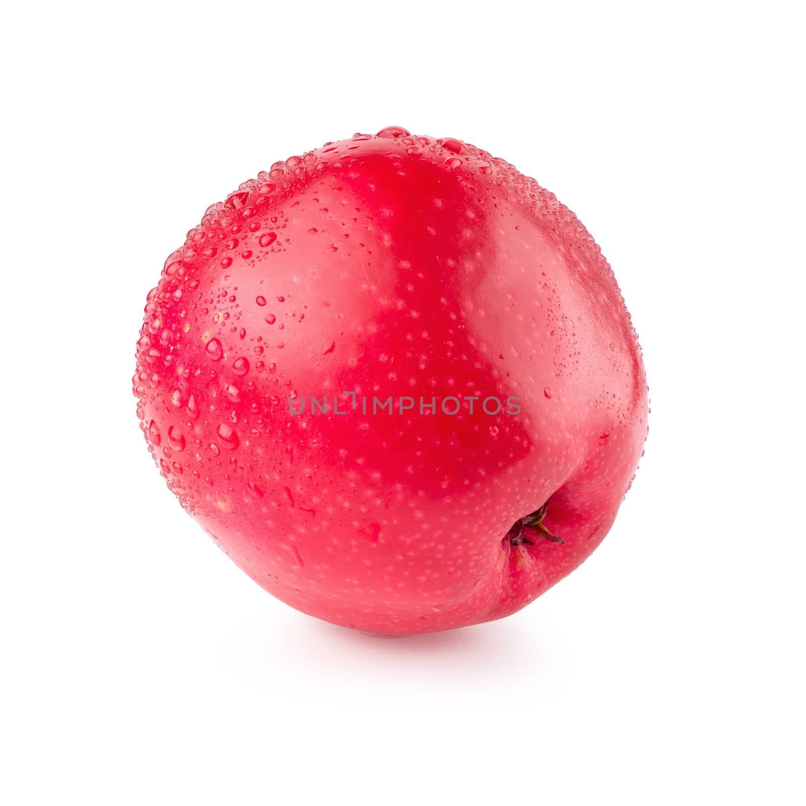 Red apple whole pieces isolated on white background by kaiskynet