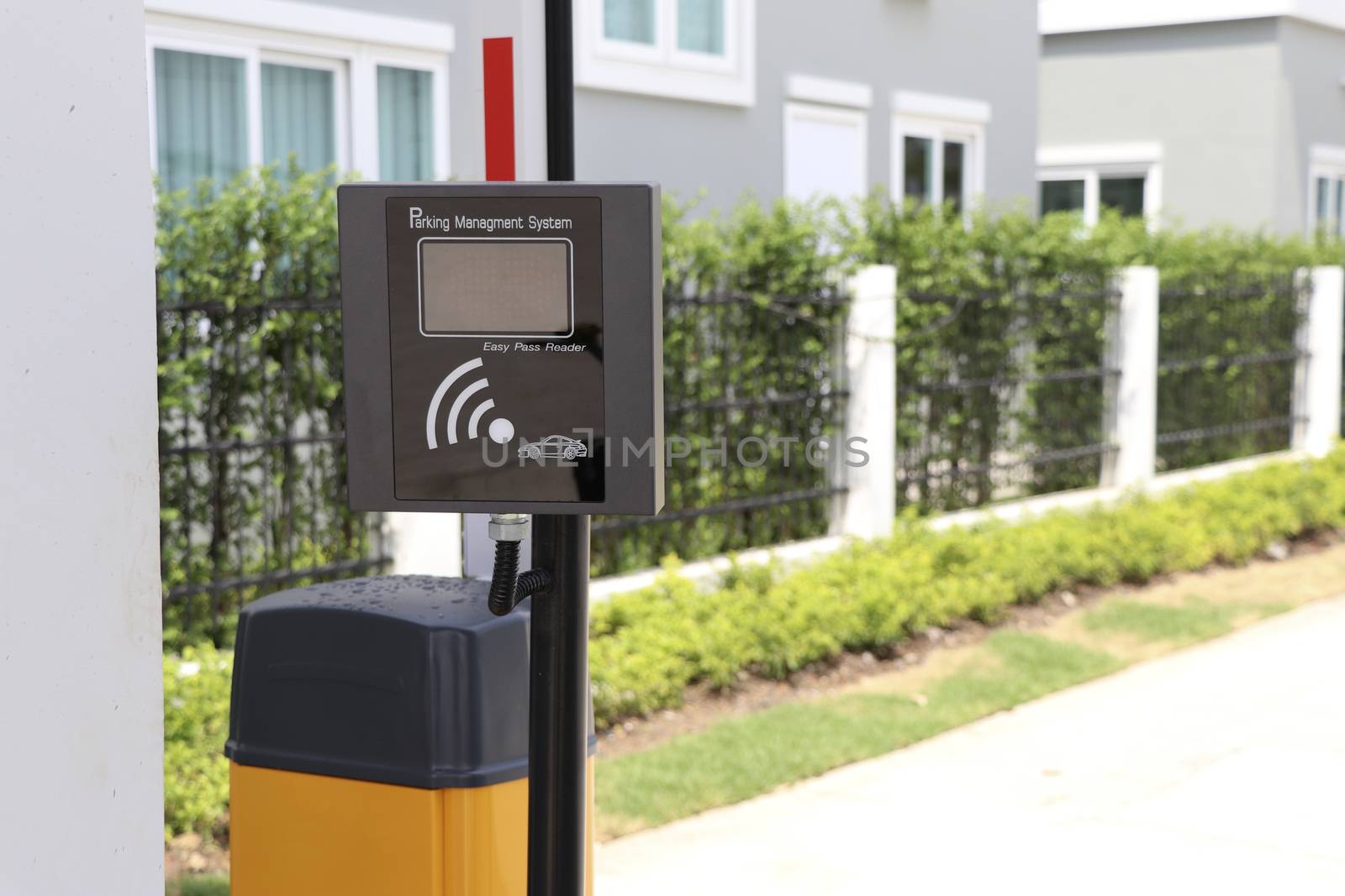 Access control of vehicles for entry and exit for safety and privacy. by Eungsuwat