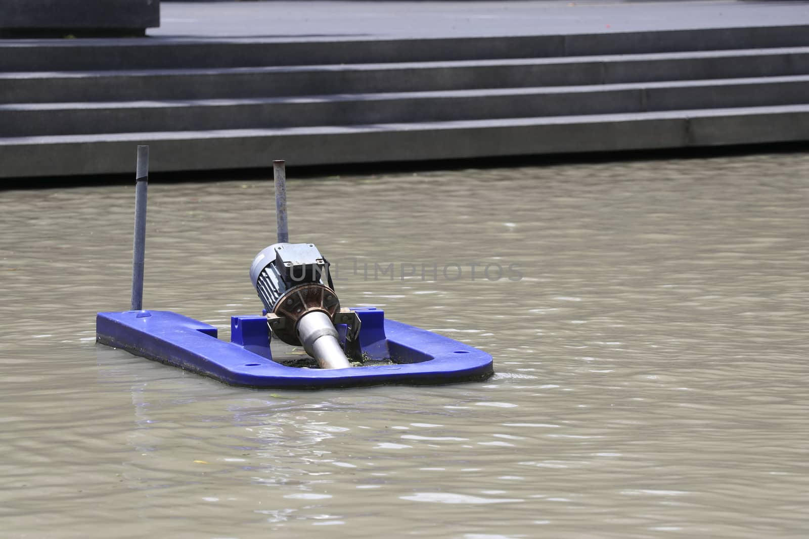 Jet aerotor installed on the buoy to spin and hit the water to increase the oxygen in the water.