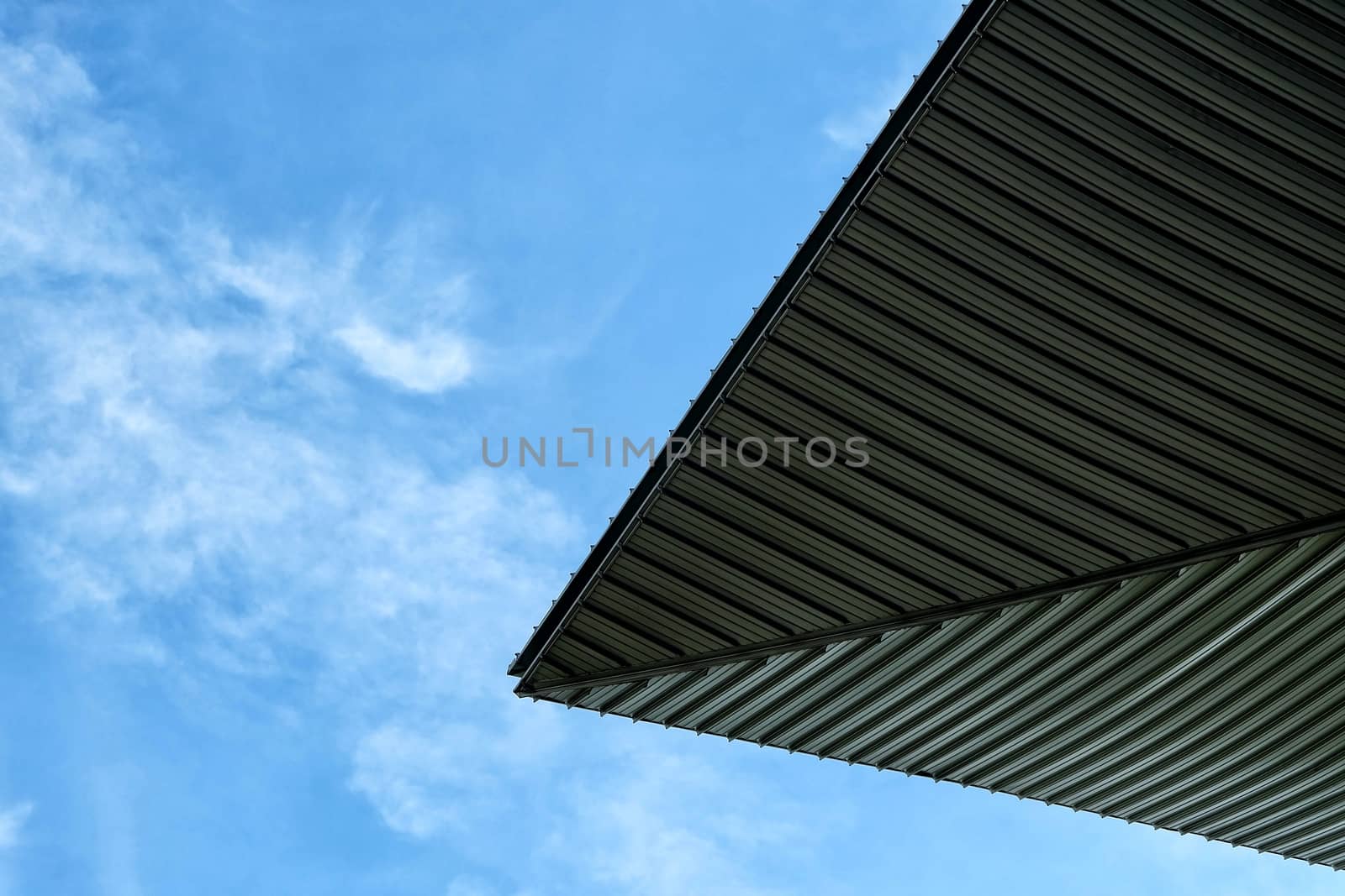 Building Roof from Bottom View. by mesamong