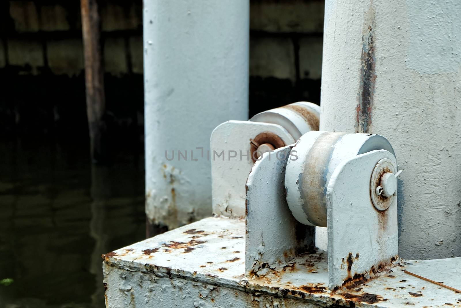 Floating Dock Pole. by mesamong