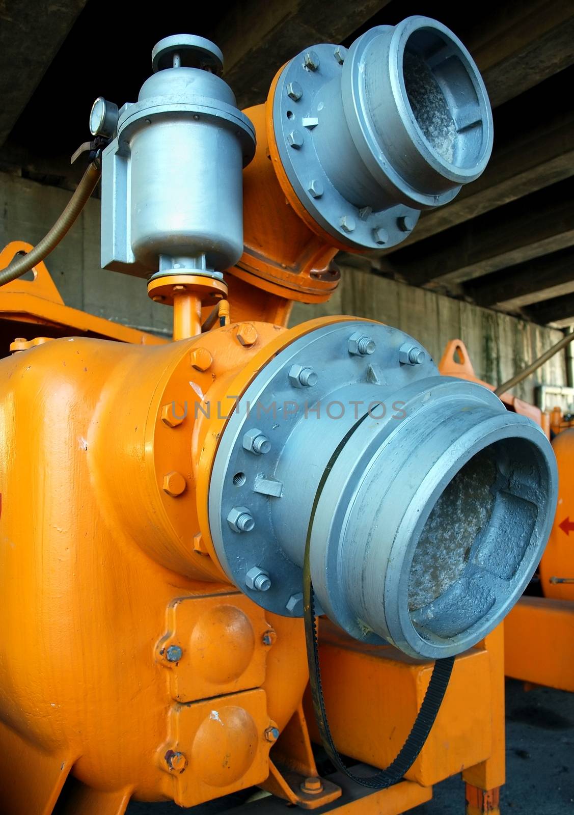 Large pumps and machines for sewage collection in storage
