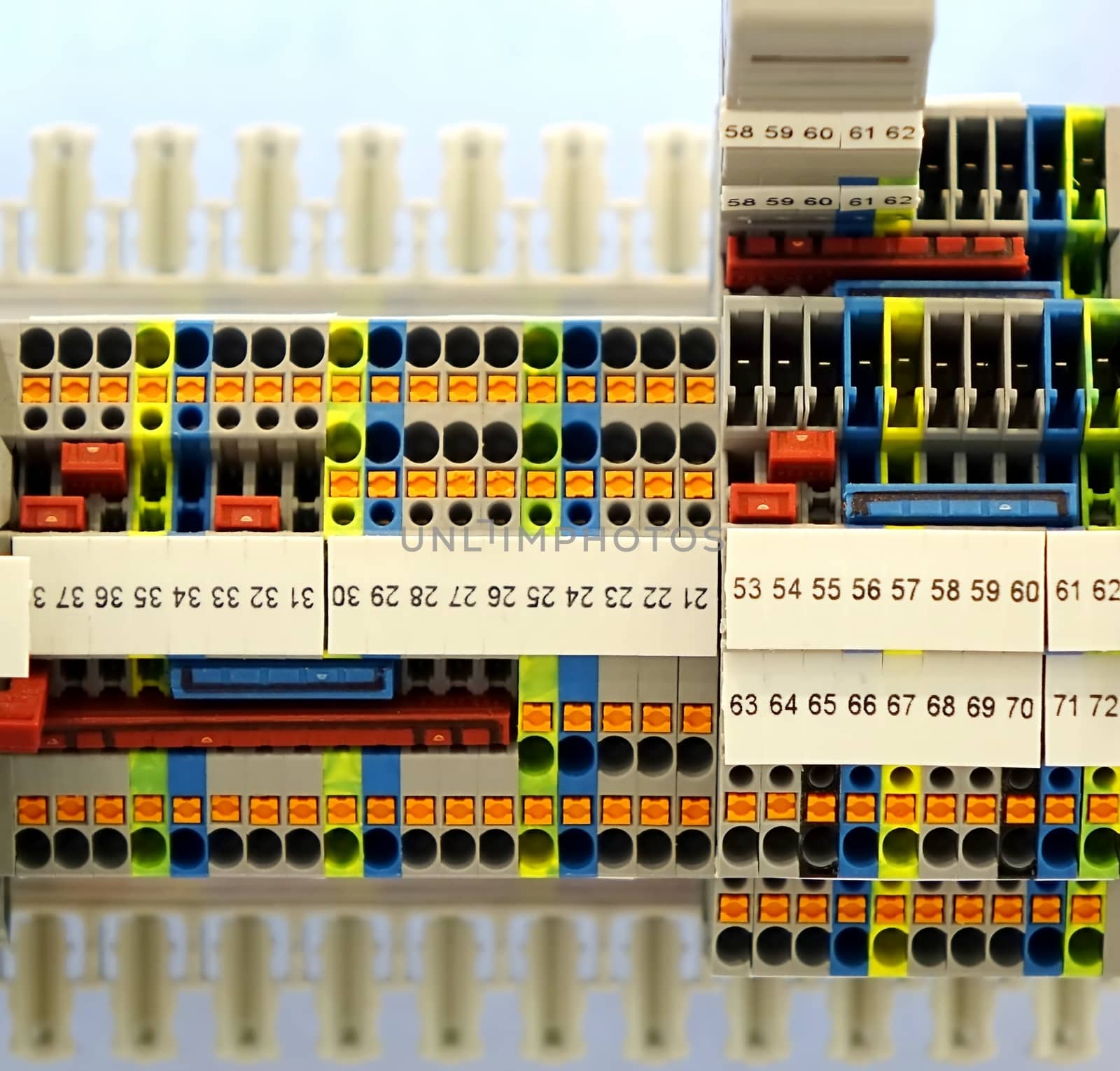 Sockets and terminal for telecommunications and telephone cables
