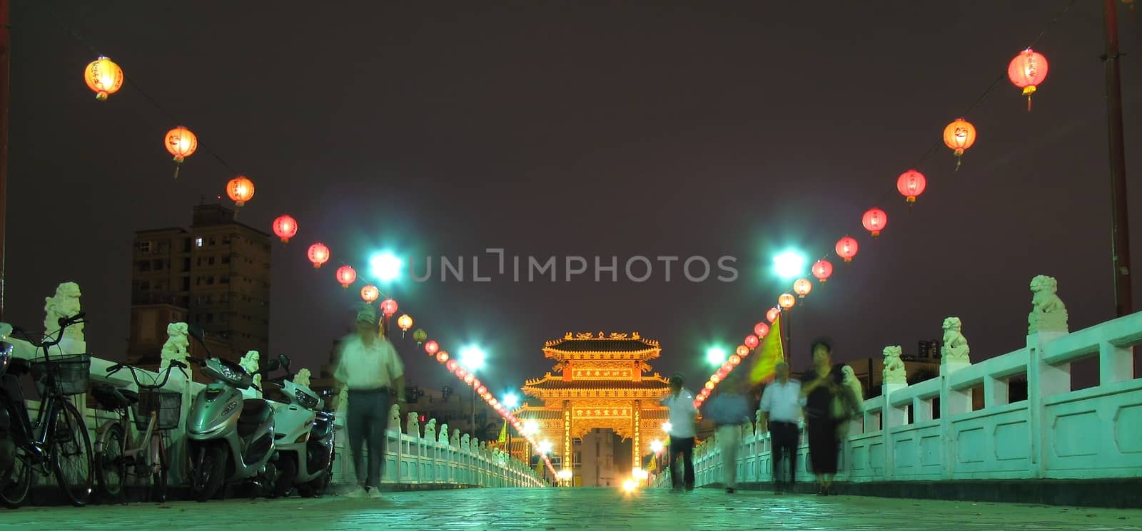 Temple Gate by Night by shiyali