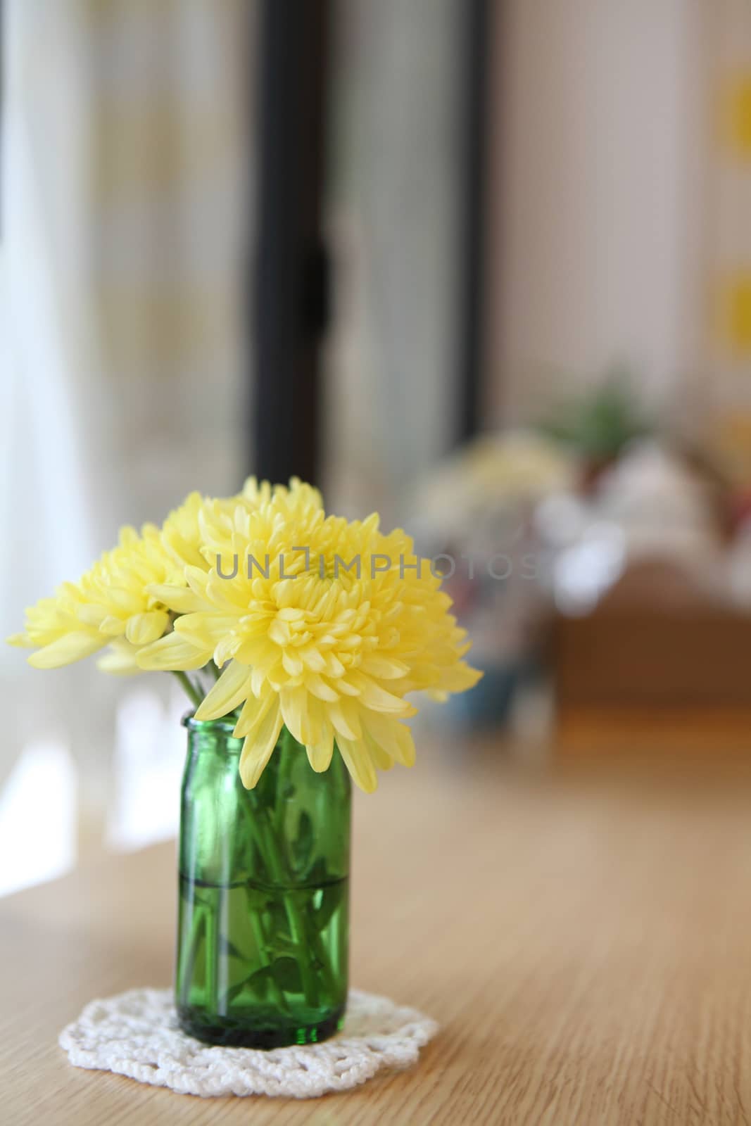 flower in jar by piyato