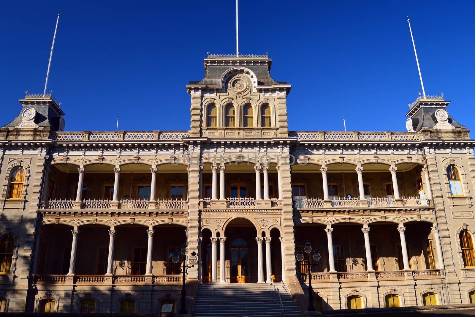 Iolani Palace, Honolulu Hawaii by Kirkikis