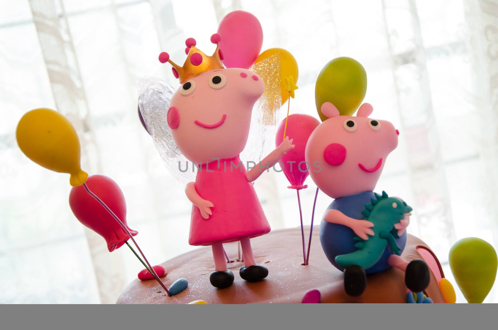 Children's Party Decoration, cake with thematic of Peppa pig