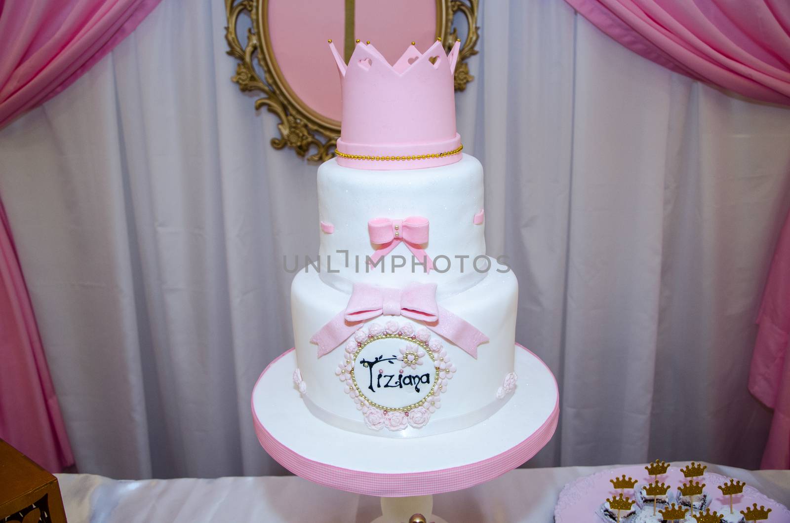 White Cake of a Baby Shower