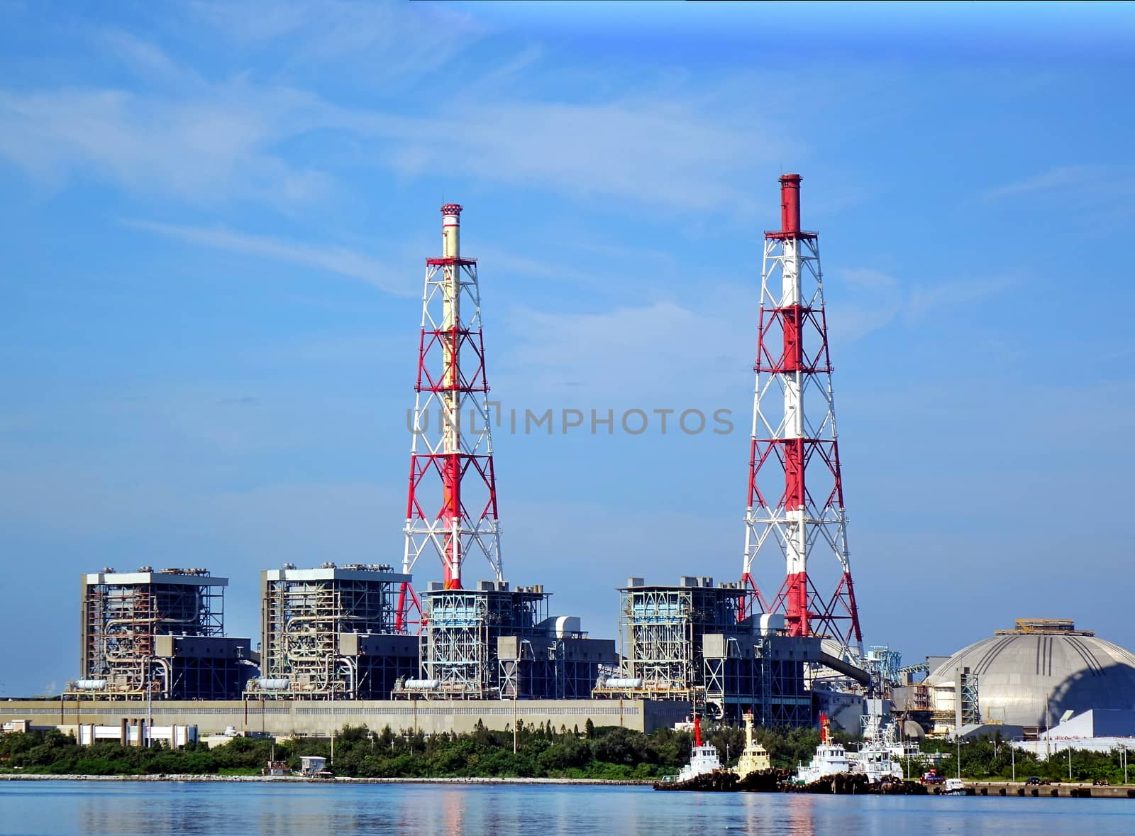A large thermal power plant located close to the ocean