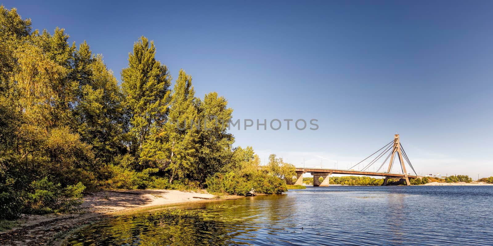 View of the Moskovsky  Bridge in Kiev by MaxalTamor